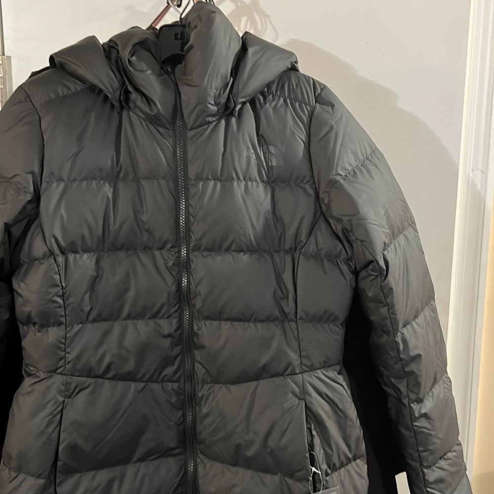 North face womens Metropolis parka. Will ship today